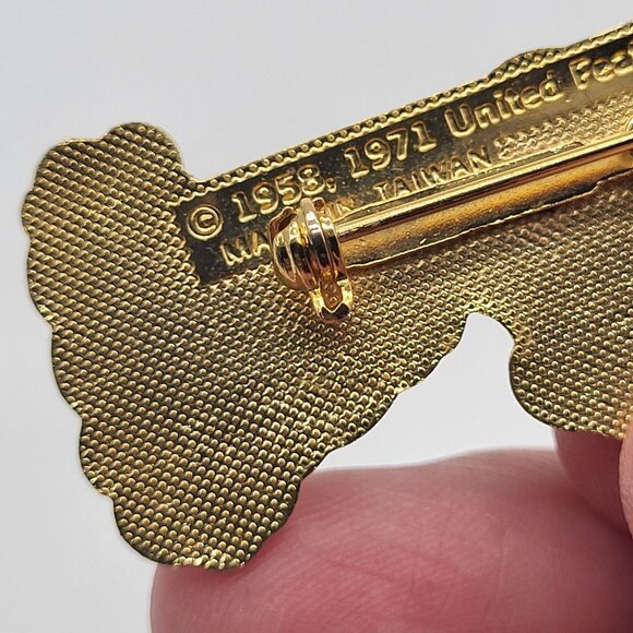 VTG 1971 Snoopy Collectible Pin MAMMOTH Skiing Peanuts Resort Joe Cool - Picture 3 of 6